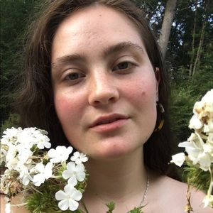 Meet your Posher, Olivia